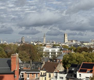 Lichtrijk appartement met 4 slpk nabij Sint-Pietersstation - Photo 2