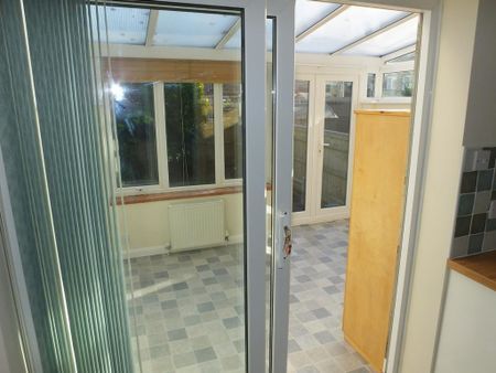 2 bedroom terraced house to rent - Photo 2