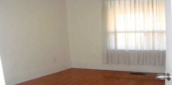 One Bedroom Apartment for Rent - Photo 2