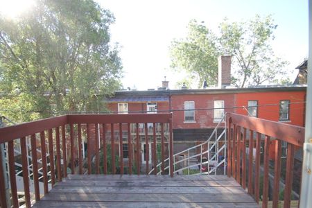 1542 Saint-Antoine O. - Photo 5