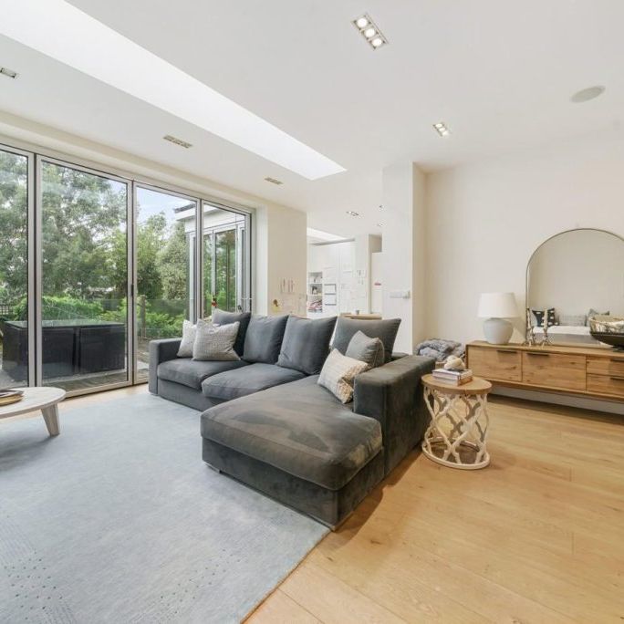 Hocroft Road, London, NW2 - Photo 1