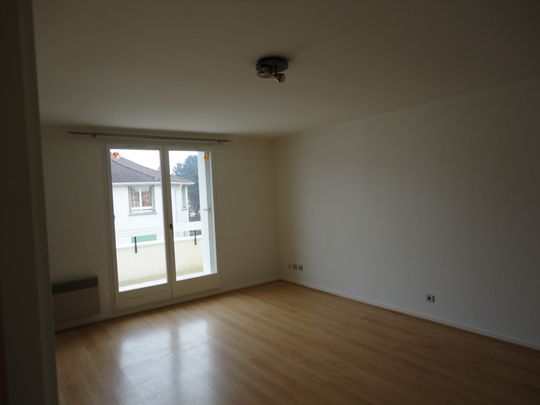 STUDIO GIF SUR YVETTE CHEVRY - Photo 1