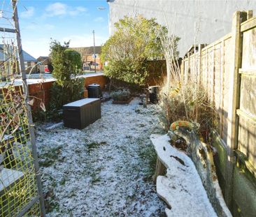 3 bedroom terraced house to rent - Photo 1