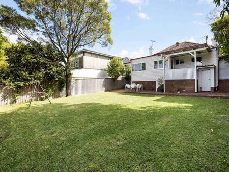Freestanding Federation Home - Photo 5