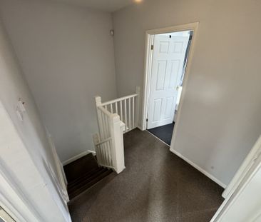 Menin Road, Tipton - Photo 3