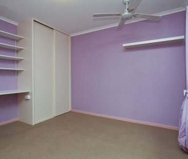 Spacious Family Home - Photo 4