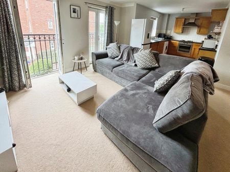 2 bedroom flat to rent - Photo 2