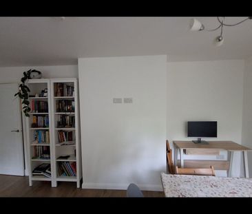 2 Bed Flat, Rannoch Road, EH4 - Photo 1