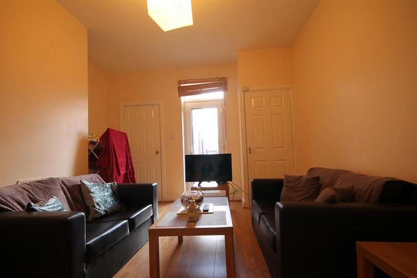 3 bedroom apartment to rent - Photo 1