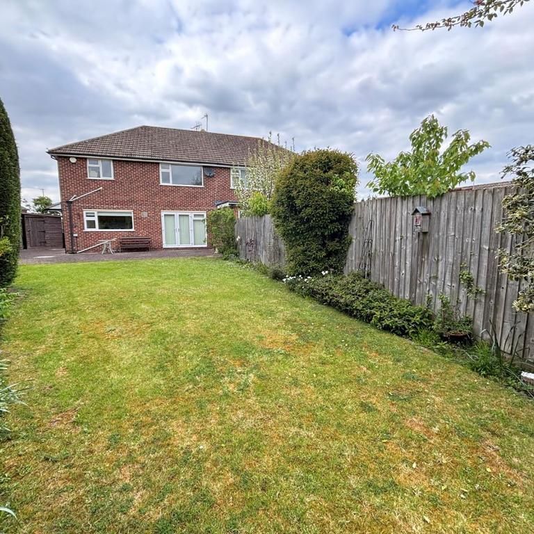 3 bedroom semi-detached house to rent - Photo 1