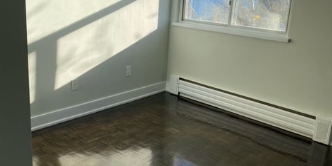 Waterfront 2 Bedroom Beautifully Renovated Unit - Photo 3