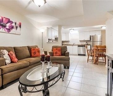 For Lease - 217 Flagstone Way, Newmarket, Ontario - Photo 4