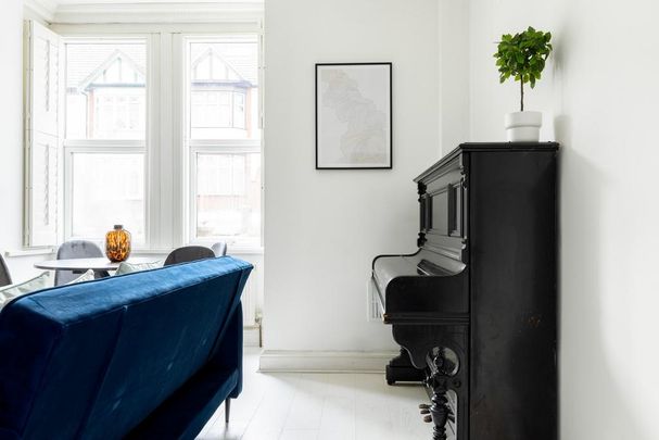 2 bedroom ground floor flat to rent - Photo 1