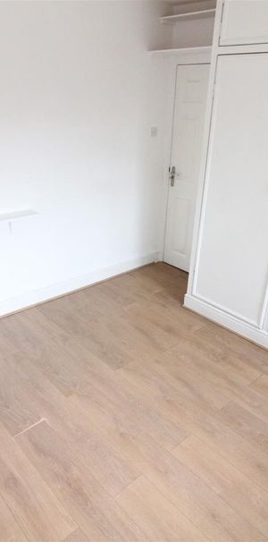 Twyford Abbey Road, London - Photo 1