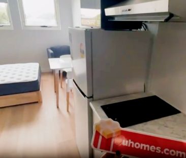 Studio-215 - Photo 3