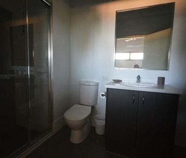 EXECUTiVE LiViNG AT iTS FiNEST - Furnished 1x1 - Photo 6