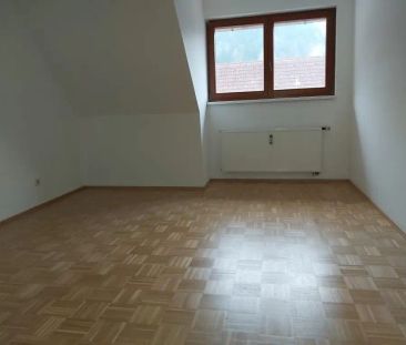 NEU - Zentrale 2-Zimmer-Wohnung mit Küchenblock im 2. Obergeschoß (... - Photo 1