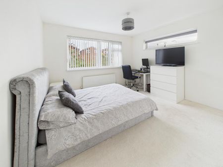 3 bedroom detached bungalow to rent - Photo 4