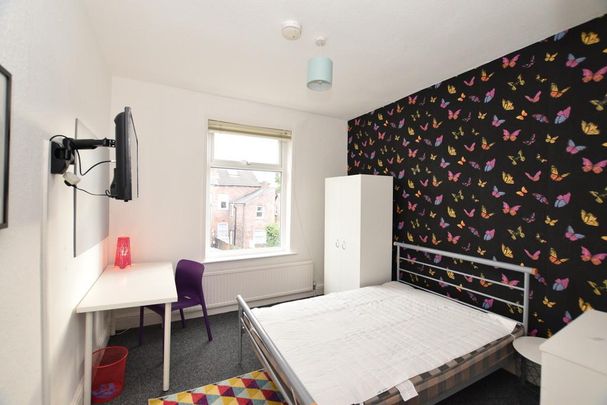 6 bedroom terraced house to rent - Photo 1