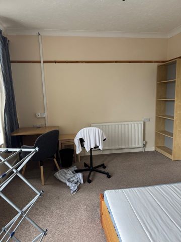 6 Bed End Terrace, Broadlands Road, SO17 - Photo 3