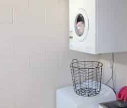 Sunny 6 bedroom flat in prime location - Photo 5