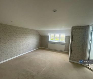 4 bedroom detached house to rent - Photo 4