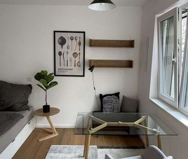 Avinguda Meridiana, Barcelona, Catalonia - Photo 4