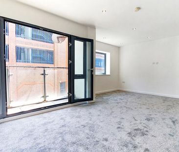 2 bedroom flat to rent - Photo 2