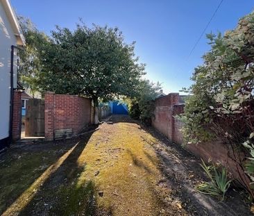 The Street - Photo 4