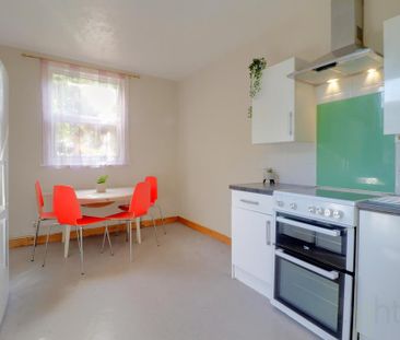 4 bedroom terraced house to rent - Photo 6