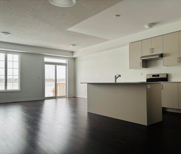 For Lease - 10 Reigate Avenue, Whitby, Ontario - Photo 5