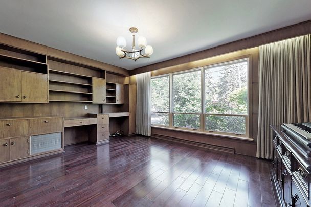 For Lease - 42 Denmark Crescent, Toronto, Ontario - Photo 1