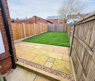 2 bedroom end of terrace house to rent - Photo 5