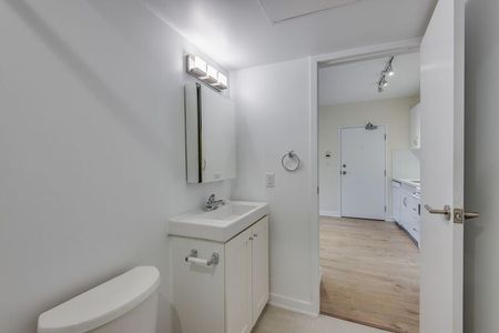 For Lease - 1216 St Clair Avenue Unit# 4, Toronto, Ontario - Photo 2