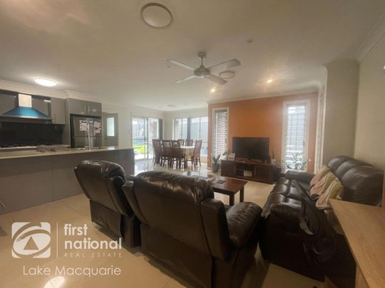 Modern, Neat & Tidy Family Home - Photo 1