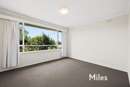 27 Miriam Street, Rosanna - Photo 2