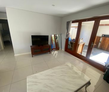 Beverly Hills - Photo 1