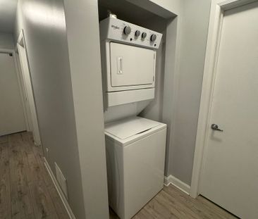 107 Amaya, Ottawa, ON K2A 3X7 - Photo 1