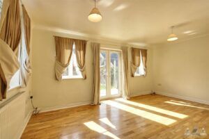 3 BEDROOM House - Semi-Detached - Photo 3