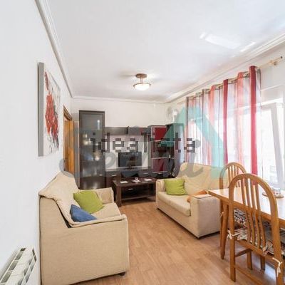 Alquiler de piso en Calle Lorenzo Abruñedo - Photo 1