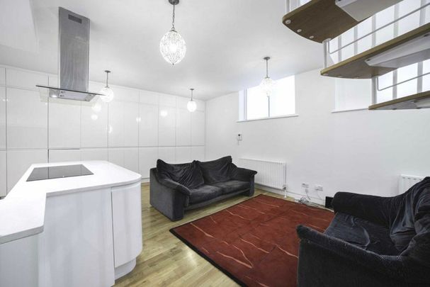 Carter Lane, Cathedral Court, EC4V - Photo 1