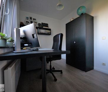 Ruim appartement met 2 kamers en gesloten garagebox - Photo 5