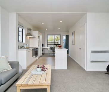 Stylish Living on the Edge! - Photo 2