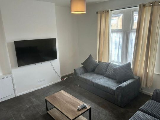 6 bedroom house share to rent - Photo 1