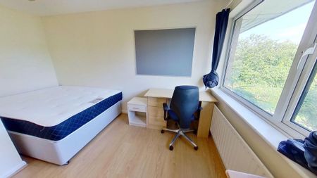 3 bedroom terraced house to rent - Photo 4