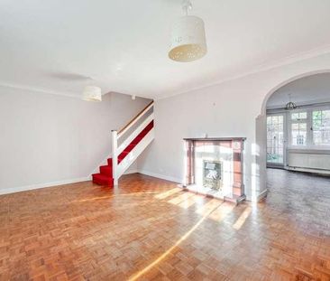 Triggs Close, Woking, GU22 - Photo 2