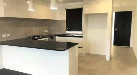 Modern Three Bedroom Home, Handy Hospital Location - Photo 4