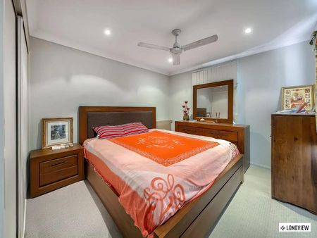 Perfectly Positioned Spacious Townhouse - Register Now to Inspect - Photo 3