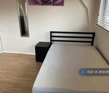 1 bedroom in a flat share to rent - Photo 1