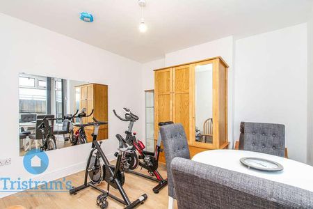 Clifton Boulevard, Nottingham, NG7 - Photo 2